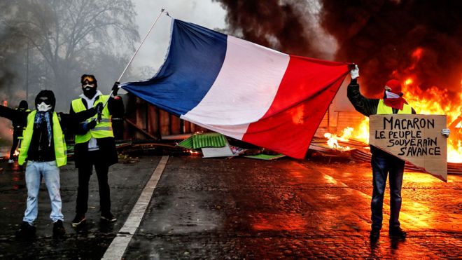France protests: PM Philippe suspends fuel tax rises