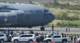 Venezuela crisis: US planes carrying aid arrive in Colombia