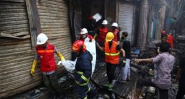 Bangladesh fire: Blaze kills dozens in Dhaka historic district